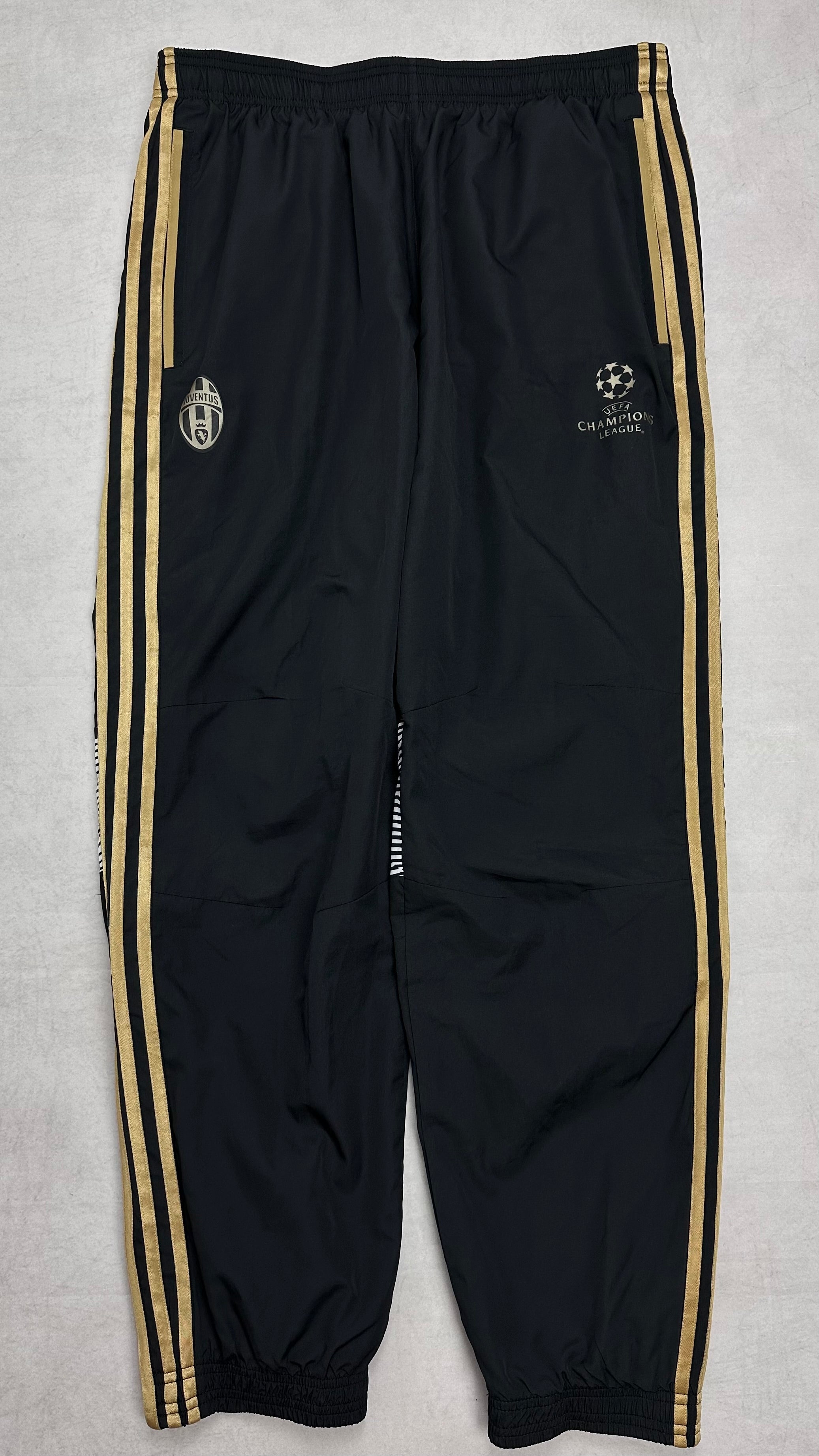 Adidas Juventus Turin Champions League Tracksuit L - 86.airsteals